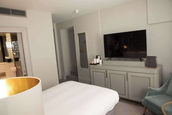 henrietta house a member of radisson individuals