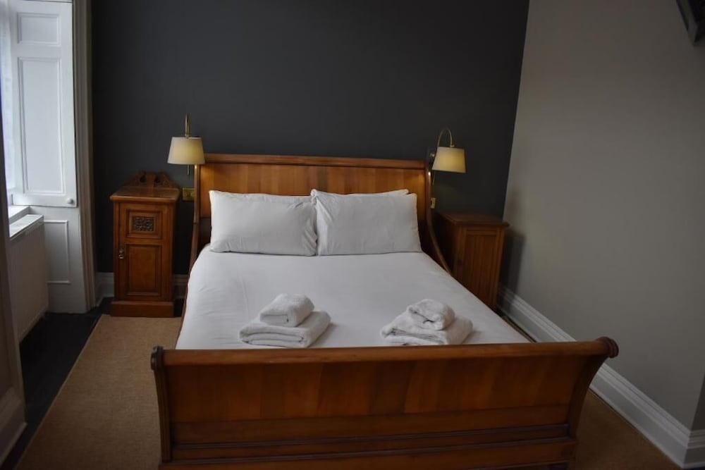 henrietta house a member of radisson individuals