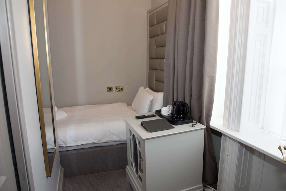 henrietta house a member of radisson individuals