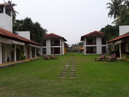 muthumuni ayurveda beach resort