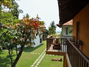 muthumuni ayurveda beach resort