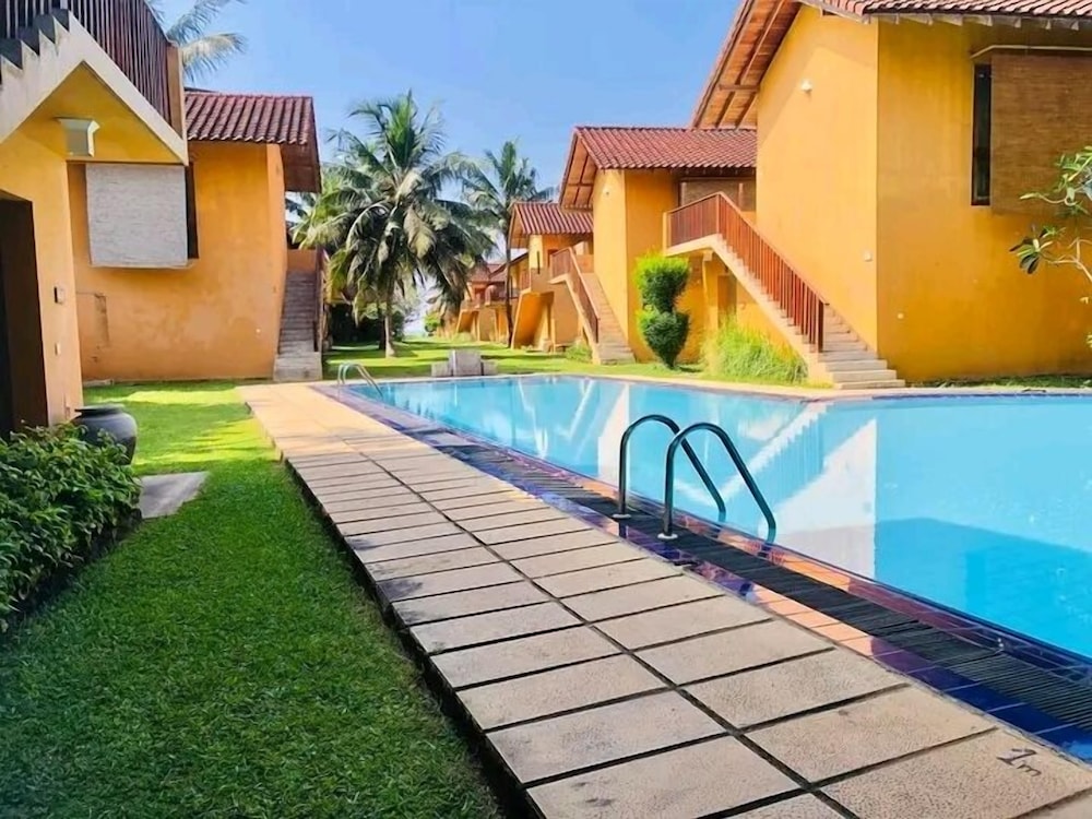 muthumuni ayurveda beach resort