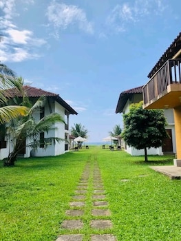 muthumuni ayurveda beach resort