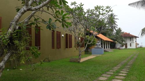 muthumuni ayurveda beach resort