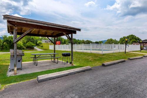 econo lodge woodstock shenandoah valley i 81