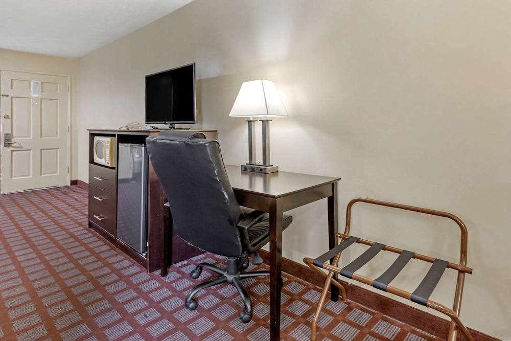 econo lodge woodstock shenandoah valley i 81