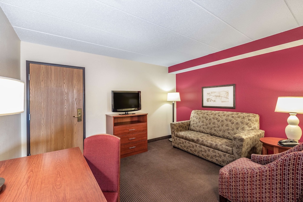 surestay plus hotel by best western litchfield