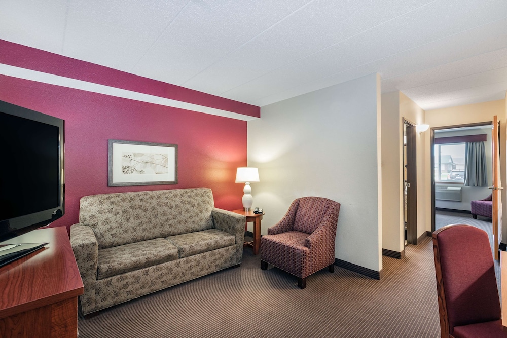 surestay plus hotel by best western litchfield