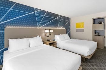 comfort inn and suites hampton near coliseum