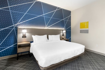 comfort inn and suites hampton near coliseum