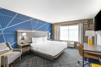 comfort inn and suites hampton near coliseum