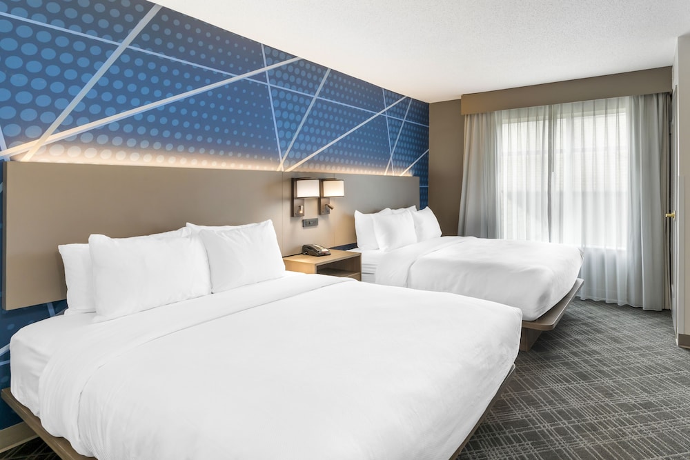 comfort inn and suites hampton near coliseum