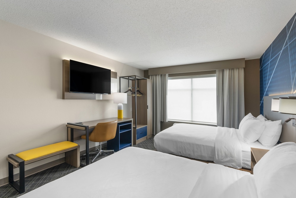 comfort inn and suites hampton near coliseum