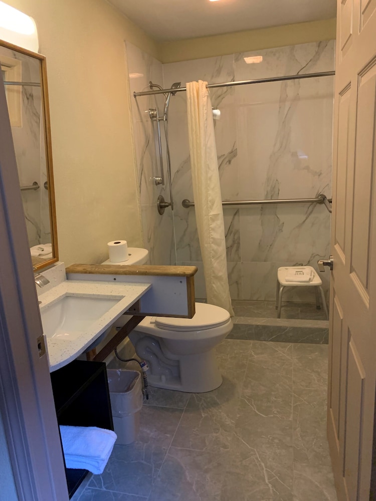 baymont by wyndham iron mountain