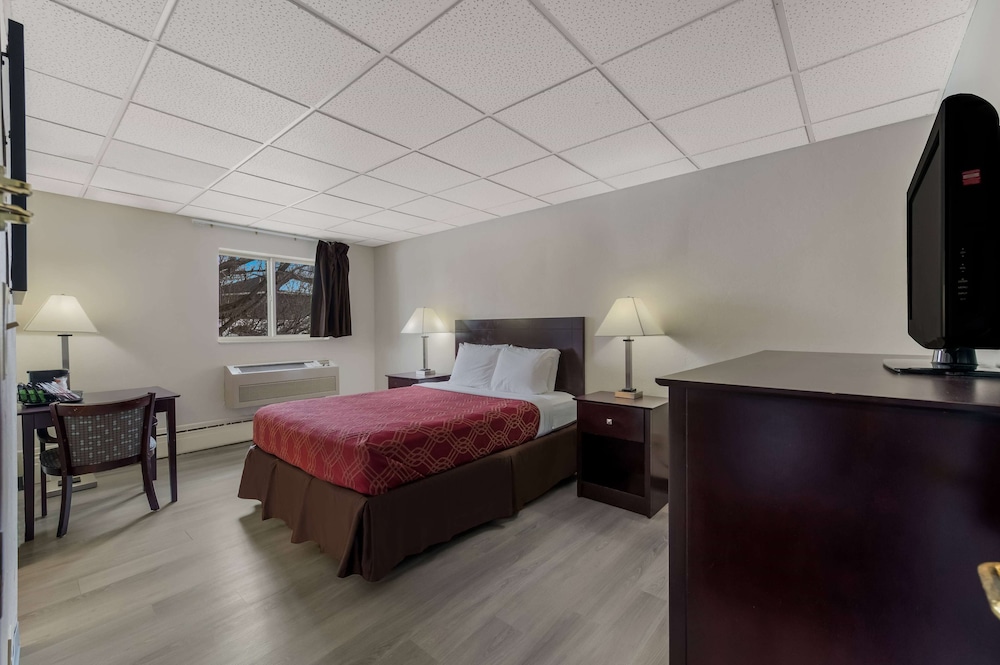 baymont by wyndham iron mountain