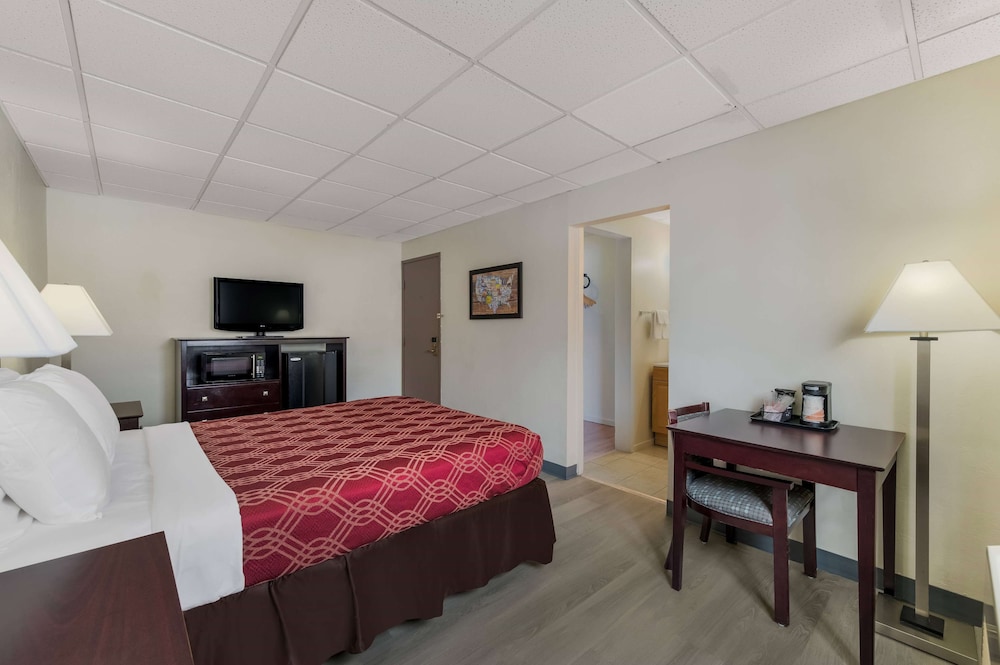 baymont by wyndham iron mountain