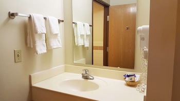 motel 6 norway mi