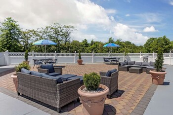 best western rutgers university hotel