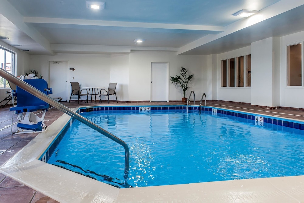 comfort inn and suites