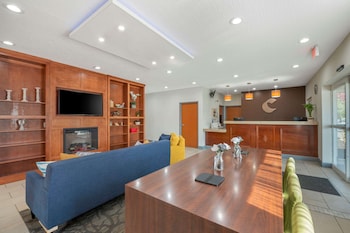 comfort inn and suites