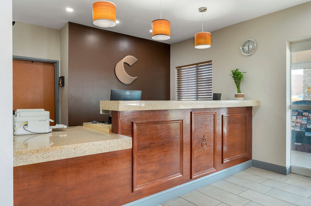 comfort inn and suites