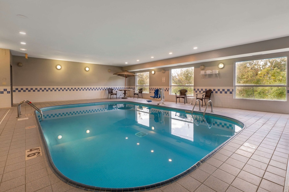 comfort inn and suites