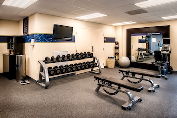 hampton inn and suites national harbor alexandria area