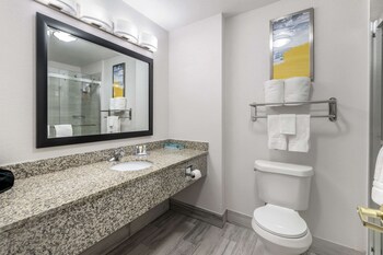 comfort inn and suites