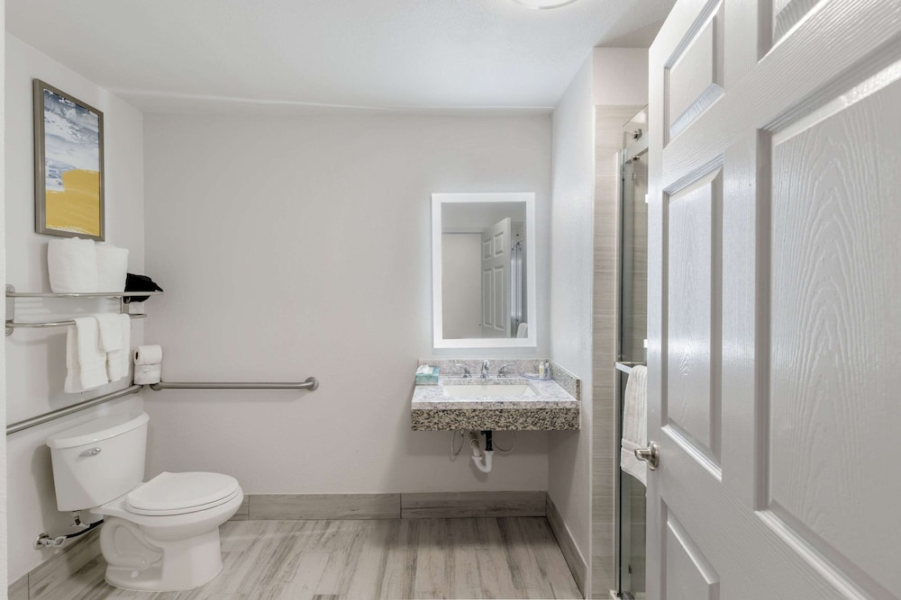 comfort inn and suites