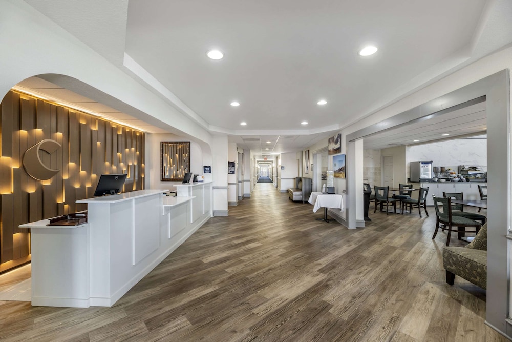 comfort inn and suites