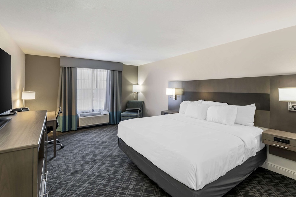 comfort inn and suites