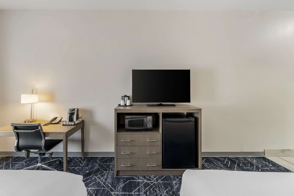 comfort inn and suites