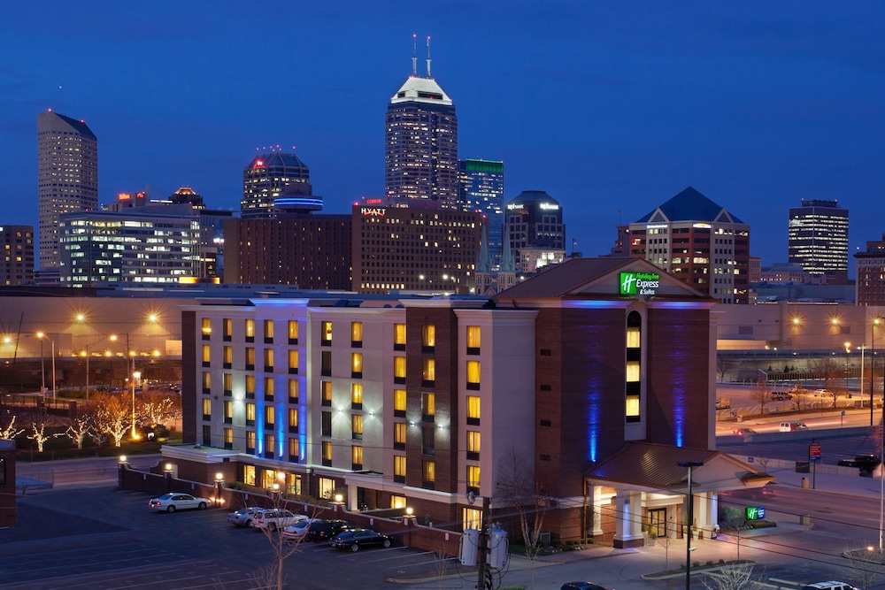 holiday inn express and suites indianapolis downtown convention center area