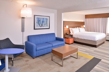holiday inn express and suites indianapolis downtown convention center area