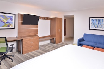 holiday inn express and suites indianapolis downtown convention center area