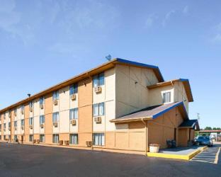 super 8 by wyndham benton harbor st joseph