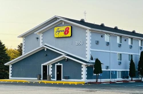 super 8 by wyndham benton harbor st joseph