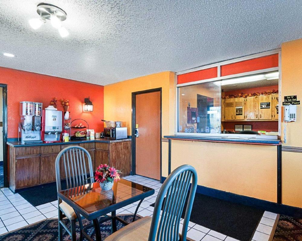 super 8 by wyndham benton harbor st joseph