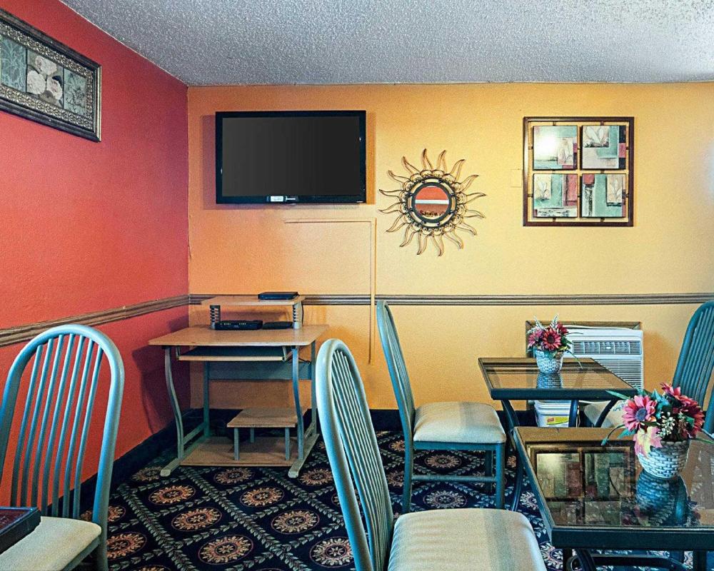 super 8 by wyndham benton harbor st joseph