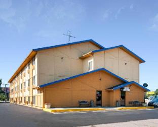 super 8 by wyndham benton harbor st joseph