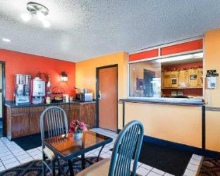 super 8 by wyndham benton harbor st joseph