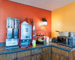 super 8 by wyndham benton harbor st joseph