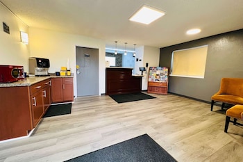 super 8 by wyndham benton harbor st joseph