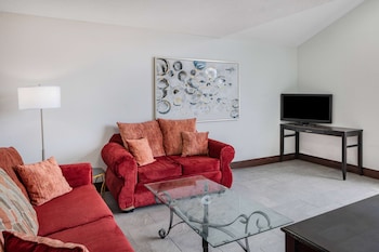 super 8 by wyndham pensacola