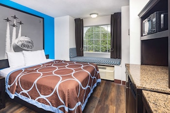 super 8 by wyndham pensacola