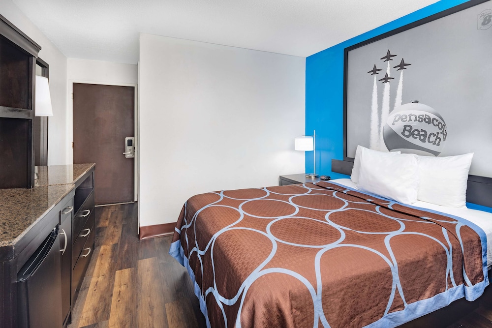 super 8 by wyndham pensacola