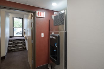 red roof inn bristol