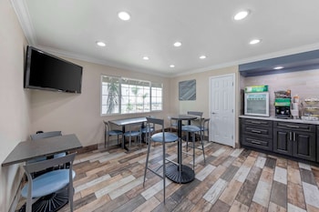 quality inn kettleman city near hwy 41