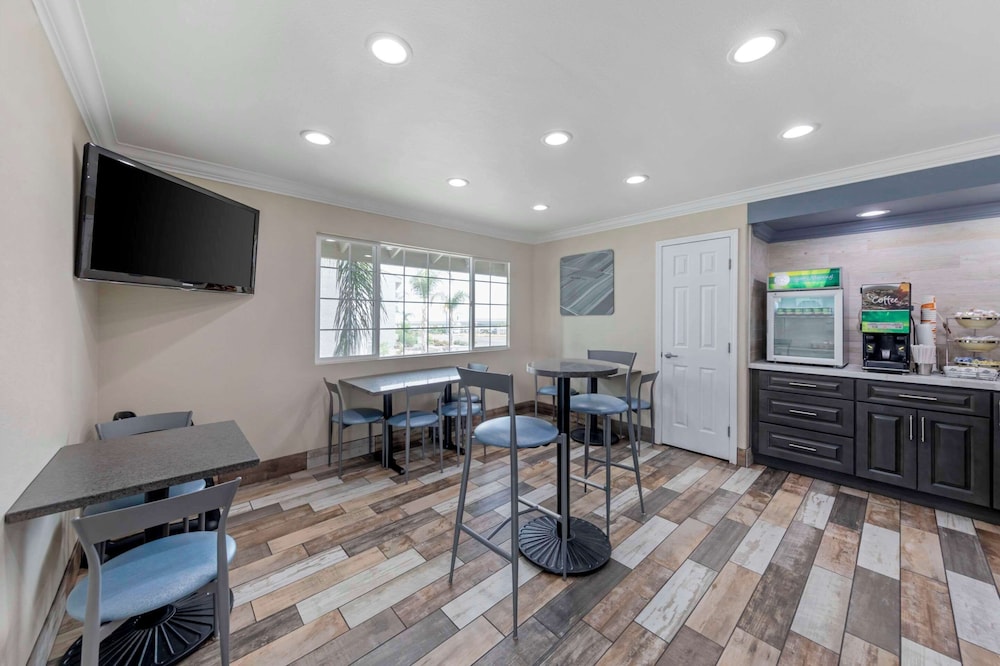 quality inn kettleman city near hwy 41