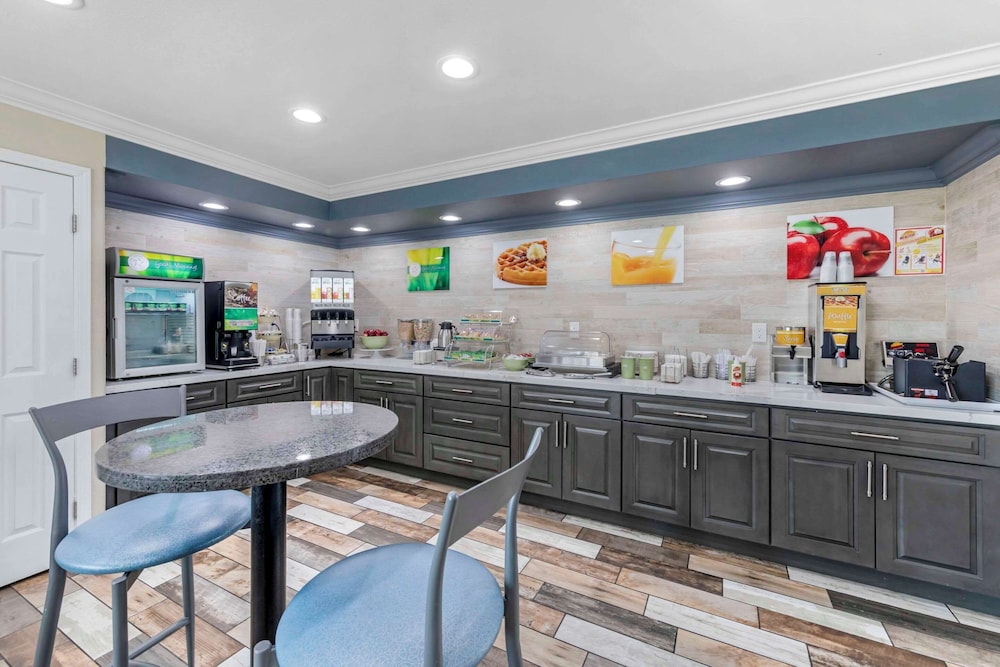 quality inn kettleman city near hwy 41